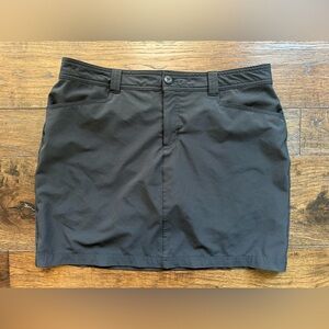 Eddie Bauer Women’s Black Skort- size 12